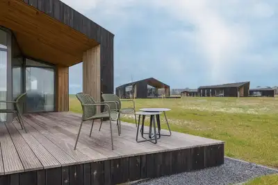 Image de Maison individuelle au milieu des champs