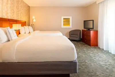 Image de Budget-Friendly Stay Near Easton's Beach, Pets Are Welcome & Free Parking!