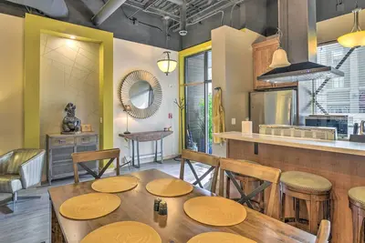 Image de Dtwn Anchorage Getaway: 2 Adjoining Condos!