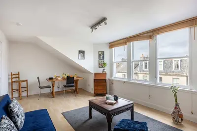 Image de Appartement 1 Chambre Calme à Canonmills - À deux pas de Stockbridge