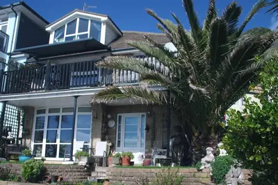 Image de Seaside Cottage facing south overlooking Ventnor beach