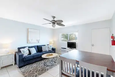 Image de Canal-front condo with amazing views & convenient location