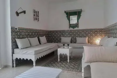 Image de Pieds dans l'eau à la Médina au centre d’Hammamet en Tunisie