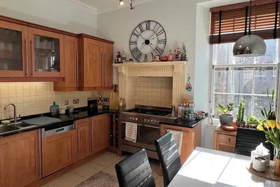 Image de Spacious 2 bedroom, two bathroom apartment in the heart of Edinburgh