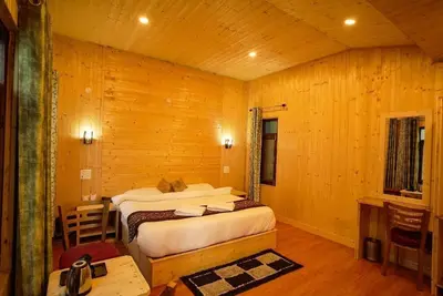 Image de Spacious 11-bedroom Retreat in soothing Shoghi with Ac comfort