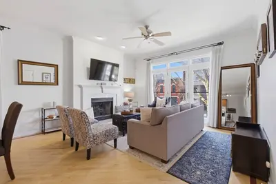 Image de New! Heart of East Village 2-Bed 2-Bath Peaceful Oasis