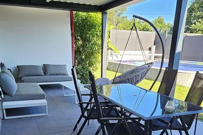 Image de Villa spacieuse, lumineuse idéal pour les familles à Mimizan avec piscine privée