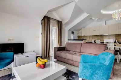 Image de Cozy 2-Bedroom Deluxe Apartment with Balcony