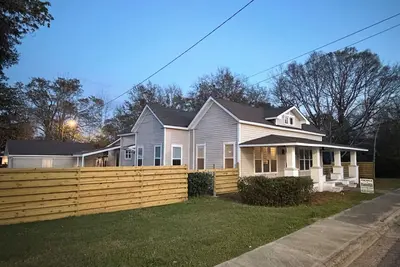 Image de Beautiful 3-bedroom house in enchanting Pembroke-30 minutes from Savannah