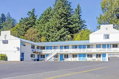 3 Units | Steps From Fairgrounds | Explore Local Charm & Book a Scenic Stay