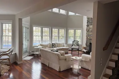 Image de Gorgeous 4-bedroom house w/ Ac in Westerly, 8 minutes from Ocean House & beach