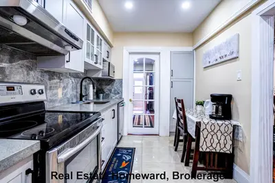 Image de 3 bedroom detached house in Toronto (Danforth area)