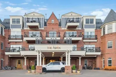 Image de Aspen Mountain Residences - Ski-in/Ski-Out - 1br Luxury - Mar 20-27, 2027