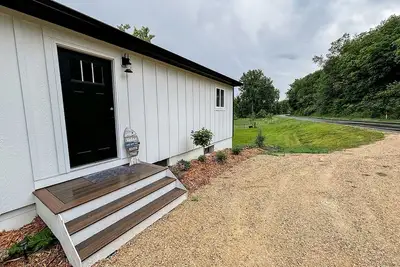 Image de Cozy 2-bedroom cottage in charming Maiden Rock. Sleeps up to 8 guests.