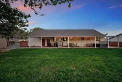 Image de The Bucket List house in charming Toquerville, minutes from Zion and state parks