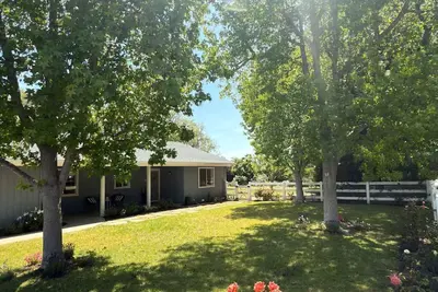 Charming Wine Country Retreat