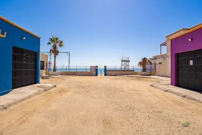 Image de Condo 2 | Beachfront | Steps to Malecon | Sleeps 10