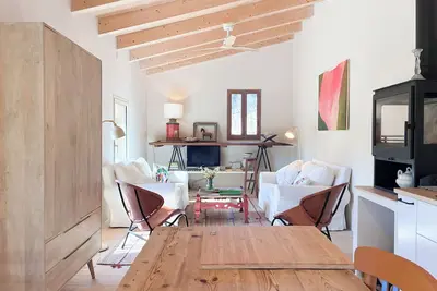 Image de Ds village au calme avec terrasse & piscine. Wi-Fi rapide, séjour prolongé idéal