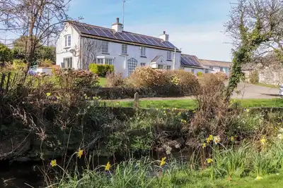 Image de Ty Crigyll, pet friendly, character holiday cottage in Caergeiliog