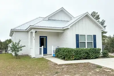 Image de Blue Chair By The Bay 2br/2ba with pool!