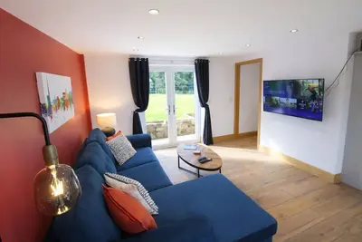Image de Sleeps 2 in a quiet village location with hot tub and garden
