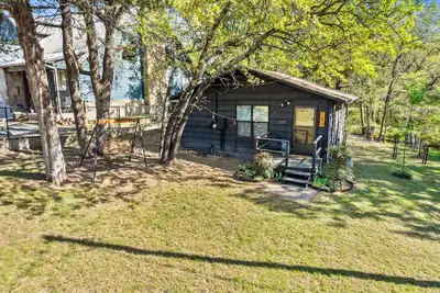 Image de Cedar Bayou Hideaway with Hot Tub near Lake, Trails, & Casino! Sleeps 4.