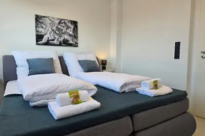 Image de Modern Apartment with Balcony near Airport