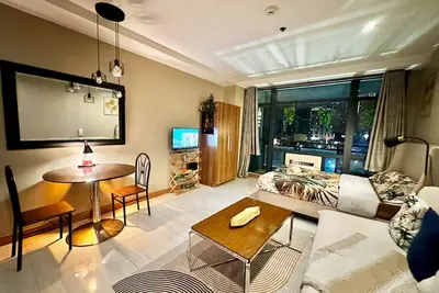 Studio w/ Balcony @ Poblacion, Makati | Pool, Gym & Sauna