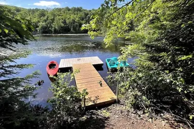 Image de La Maison Magique:  Spa Privé et accès au Lac!