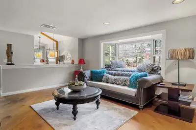 Image de Modern 2br Near Gillette Stadium • Private Yard