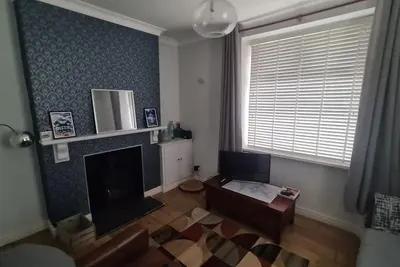 Image de Comfortable house in centre of Penarth - double driveway and garden.