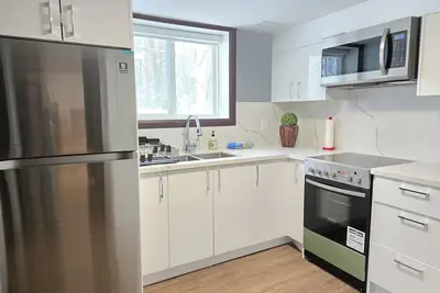 Image de The Sun-Drenched Luxe Suite Designer Family 2br.