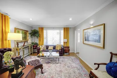 Image de Marvelous 3-bedroom house with Ac in vibrant Chicago