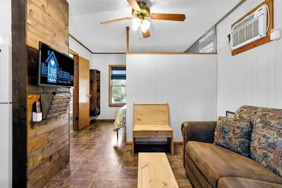 Image de Red Cedar Cabin - Lakefront Table Rock Lake