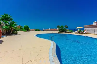 Image de Azurea Private Retreat • Adults Only • Luxury Terrace & Sunset Pool w/ Sea Views