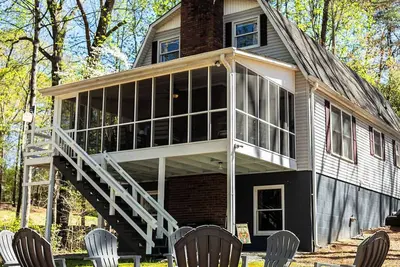 Image de Lake Hartwell House - Beach Your Boat - Sleeps 12 + Theater & Game Room