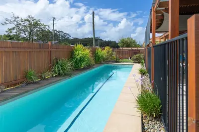 Image de The Pool House, a relaxed coastal retreat