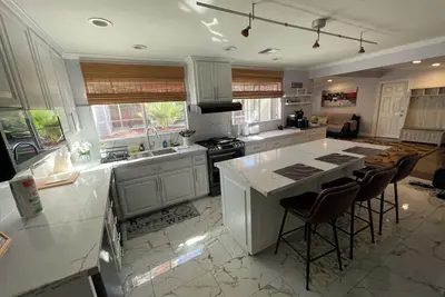 Image de Fully Remodeled 3 Bd – Quiet & Big gated driveway