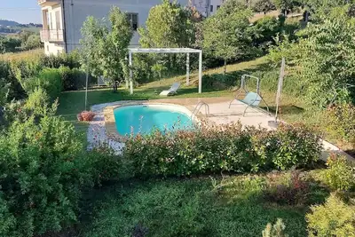 Image de House on hillside with swimming pool. Strategic point for going to the beach or mountains