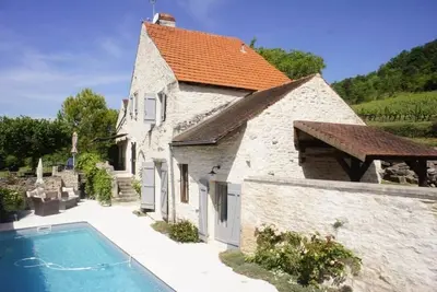 Image de Villa de luxe La Jonchère, Piscine vue sur les vignes Beaune