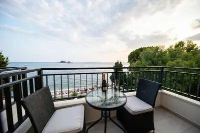 Seafront Apartments Petrovac
