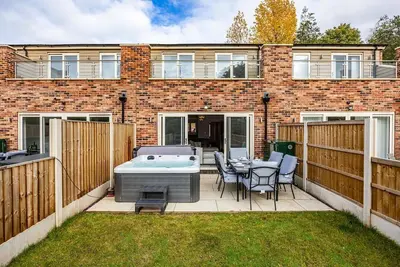2 Riverside Mews, Borrowwash