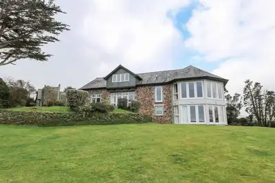 Penarvon House, Helford