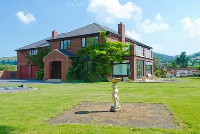 Image de Tall Trees, Llandyrnog, Wales.