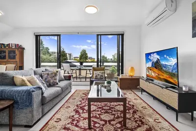 Comfortable 2 Bed Stay with Parking
