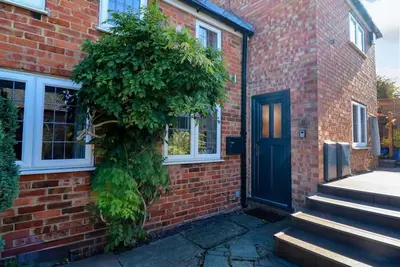 6 Brook Court, Derby