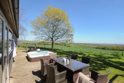 10 Faraway Fields, Dobwalls