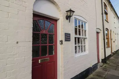 Cherry Blossom Cottage, 3 bed.