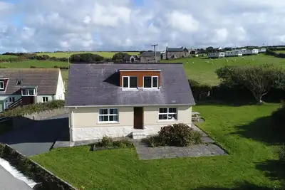 Image de Bramble Cottage, sea views, WiFi, Newgale