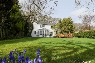 Charming Pippins Home in Bream